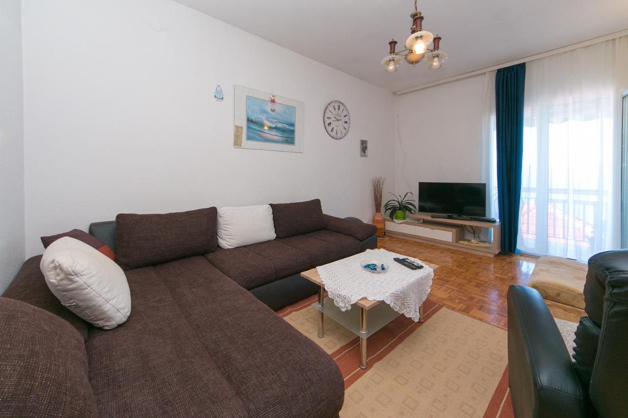Apartments By The Sea Brist, Makarska - 15714 Подаца Экстерьер фото