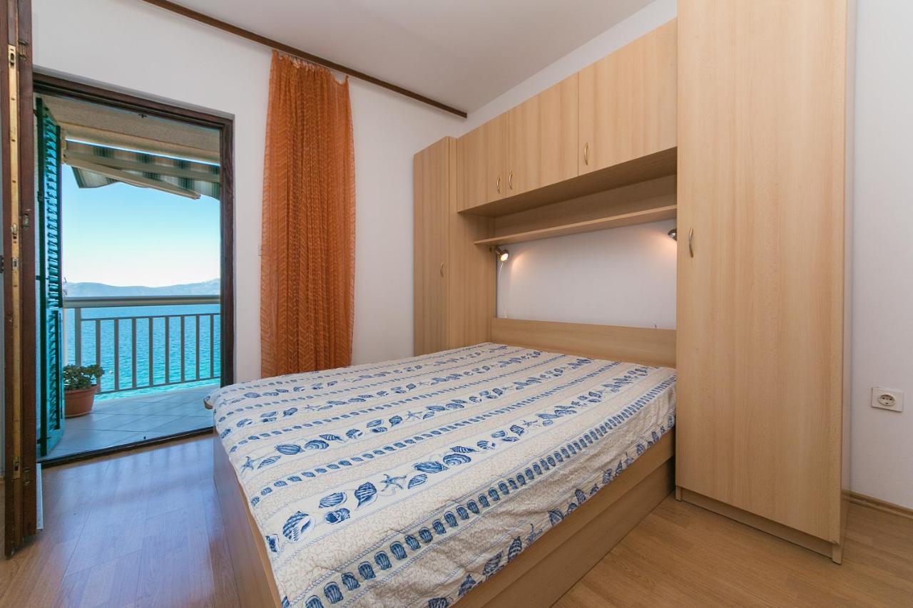 Apartments By The Sea Brist, Makarska - 15714 Подаца Экстерьер фото